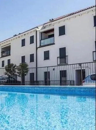 Luxury Ani 100m To With Pool & Parking شقة بودْسْتغانا