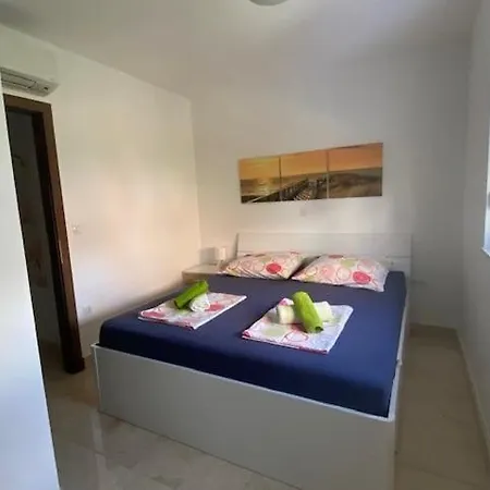Luxury Ani 100m To With Pool & Parking Апартаменты Подстрана