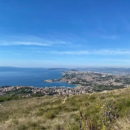 Апартаменты Luxury Ani 100m To With Pool & Parking